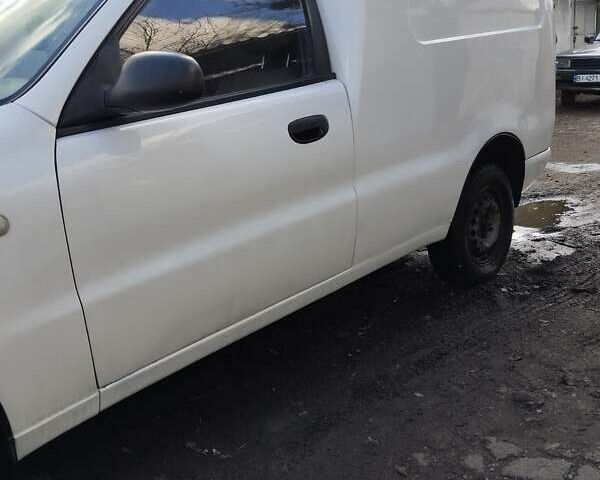 Белый Дэу Ланос, объемом двигателя 1.3 л и пробегом 20 тыс. км за 1800 $, фото 6 на Automoto.ua