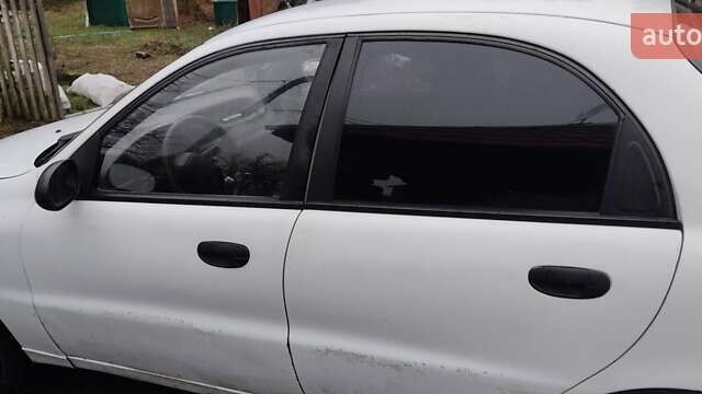 Белый Дэу Ланос, объемом двигателя 1.5 л и пробегом 279 тыс. км за 1900 $, фото 3 на Automoto.ua