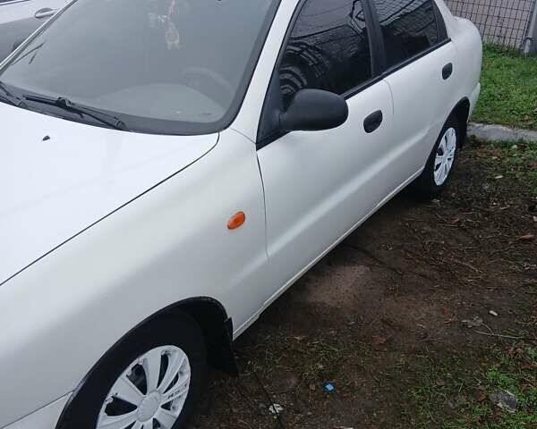 Білий Деу Ланос, об'ємом двигуна 1.5 л та пробігом 179 тис. км за 1700 $, фото 2 на Automoto.ua