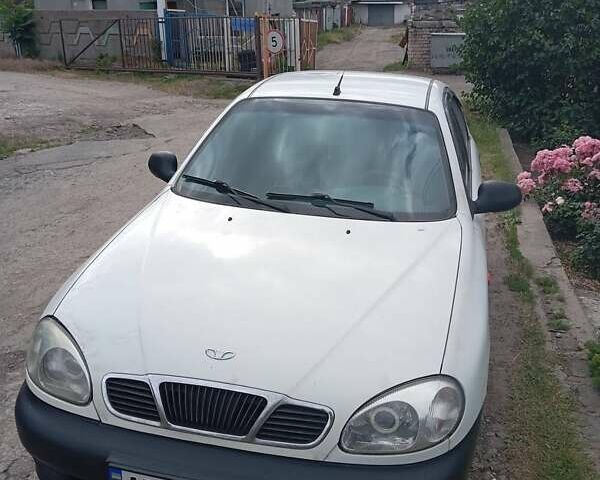 Білий Деу Ланос, об'ємом двигуна 1.39 л та пробігом 150 тис. км за 2000 $, фото 4 на Automoto.ua