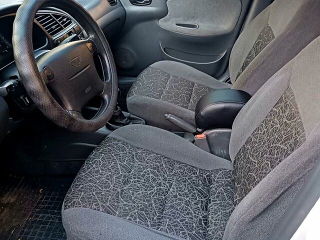 Белый Дэу Ланос, объемом двигателя 1.6 л и пробегом 180 тыс. км за 2600 $, фото 10 на Automoto.ua