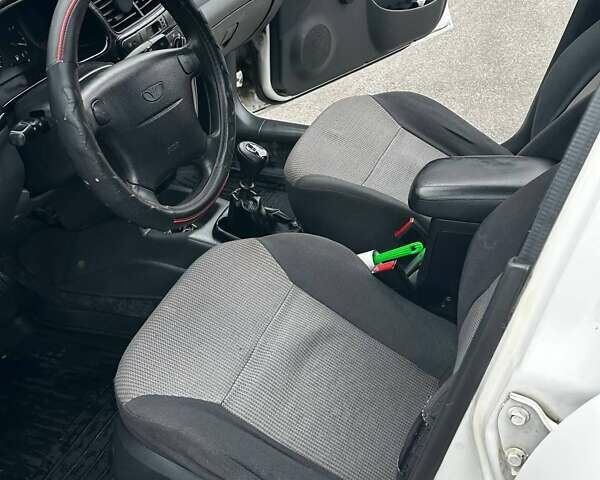 Білий Деу Ланос, об'ємом двигуна 1.5 л та пробігом 155 тис. км за 2999 $, фото 36 на Automoto.ua
