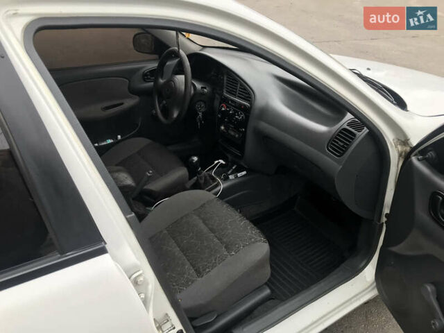 Білий Деу Ланос, об'ємом двигуна 1.39 л та пробігом 102 тис. км за 1500 $, фото 6 на Automoto.ua