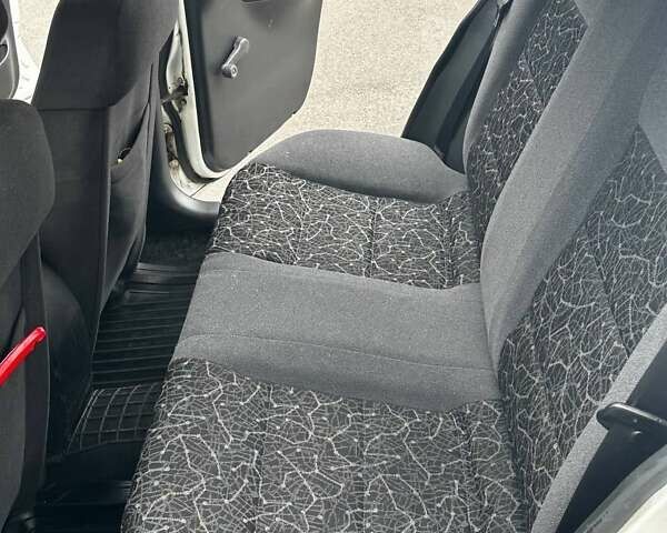 Білий Деу Ланос, об'ємом двигуна 1.5 л та пробігом 155 тис. км за 2999 $, фото 41 на Automoto.ua