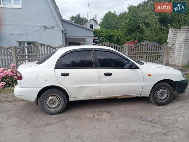Білий Деу Ланос, об'ємом двигуна 1.39 л та пробігом 150 тис. км за 2000 $, фото 7 на Automoto.ua