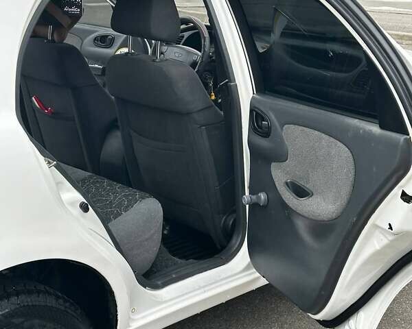 Білий Деу Ланос, об'ємом двигуна 1.5 л та пробігом 155 тис. км за 2999 $, фото 39 на Automoto.ua