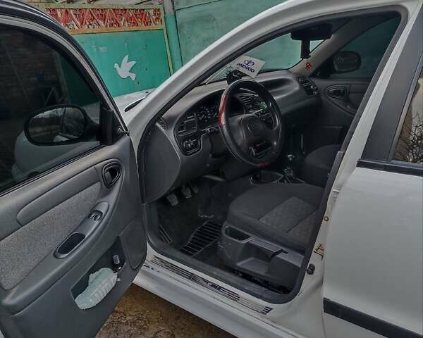 Білий Деу Ланос, об'ємом двигуна 1.5 л та пробігом 60 тис. км за 3800 $, фото 5 на Automoto.ua