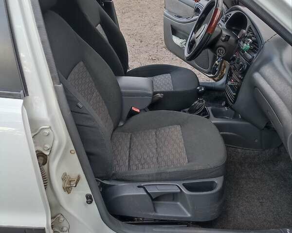 Білий Деу Ланос, об'ємом двигуна 1.5 л та пробігом 60 тис. км за 3800 $, фото 10 на Automoto.ua