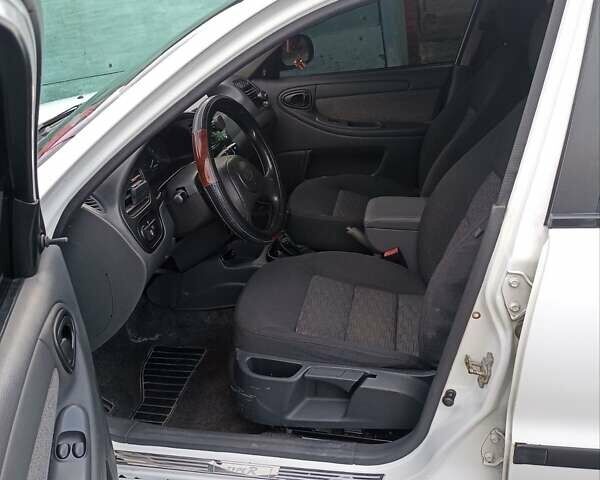 Білий Деу Ланос, об'ємом двигуна 1.5 л та пробігом 60 тис. км за 3800 $, фото 6 на Automoto.ua