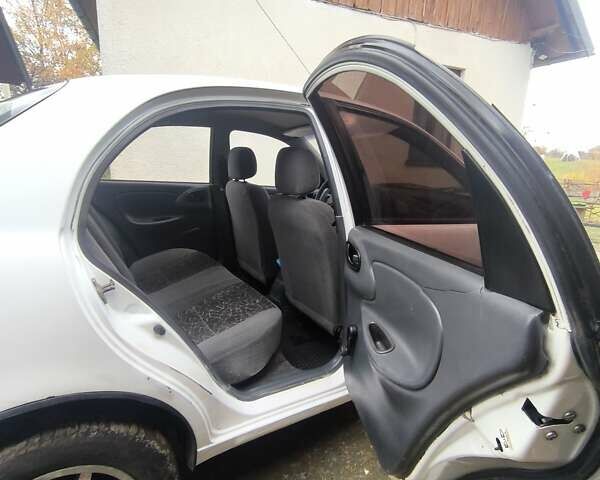 Деу Ланос 2011 у Глубокой на Automoto.ua Білий Деу Ланос, об'ємом двигуна 1.5 л та пробігом 300 тис. км за 1550 $, фото 16 на Automoto.ua
