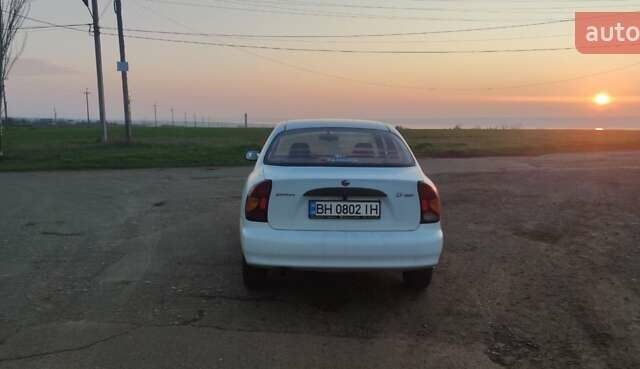 Белый Дэу Ланос, объемом двигателя 1.5 л и пробегом 160 тыс. км за 2250 $, фото 2 на Automoto.ua