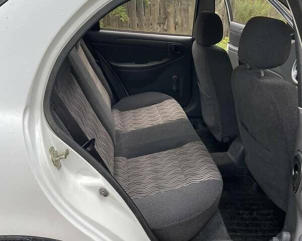 Белый Дэу Ланос, объемом двигателя 1.39 л и пробегом 129 тыс. км за 3200 $, фото 3 на Automoto.ua