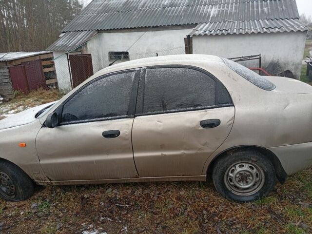 Бежевый Дэу Ланос, объемом двигателя 1.5 л и пробегом 300 тыс. км за 829 $, фото 1 на Automoto.ua