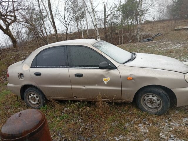 Бежевый Дэу Ланос, объемом двигателя 1.5 л и пробегом 300 тыс. км за 829 $, фото 2 на Automoto.ua