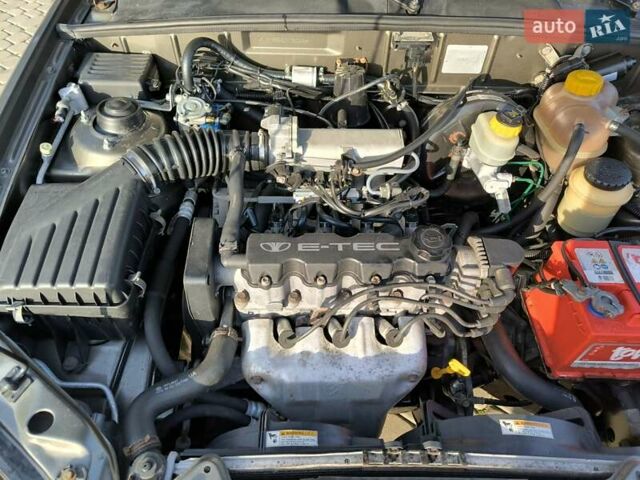 Бежевый Дэу Ланос, объемом двигателя 1.5 л и пробегом 253 тыс. км за 2100 $, фото 16 на Automoto.ua