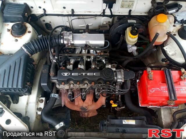 Бежевый Дэу Ланос, объемом двигателя 1.5 л и пробегом 0 тыс. км за 1600 $, фото 5 на Automoto.ua