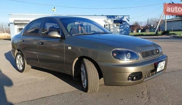 Бежевый Дэу Ланос, объемом двигателя 1.5 л и пробегом 298 тыс. км за 3300 $, фото 2 на Automoto.ua