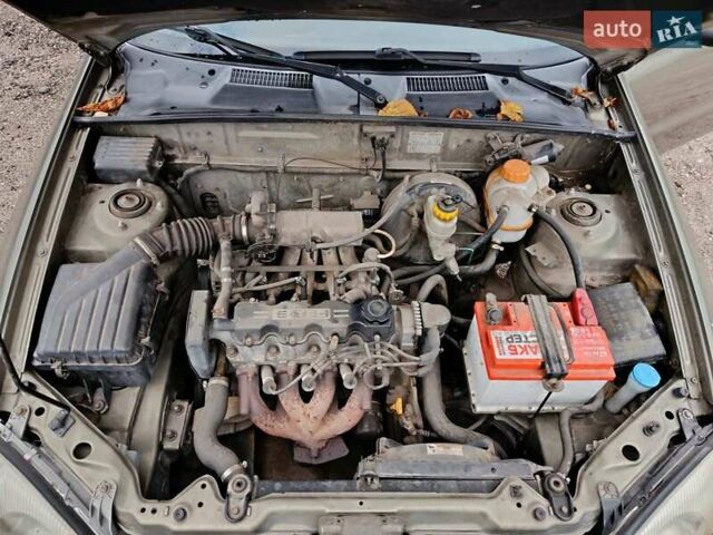 Дэу Ланос 2003 в Запорожье на Automoto.ua Бежевый Дэу Ланос, объемом двигателя 1.5 л и пробегом 223 тыс. км за 2350 $, фото 6 на Automoto.ua