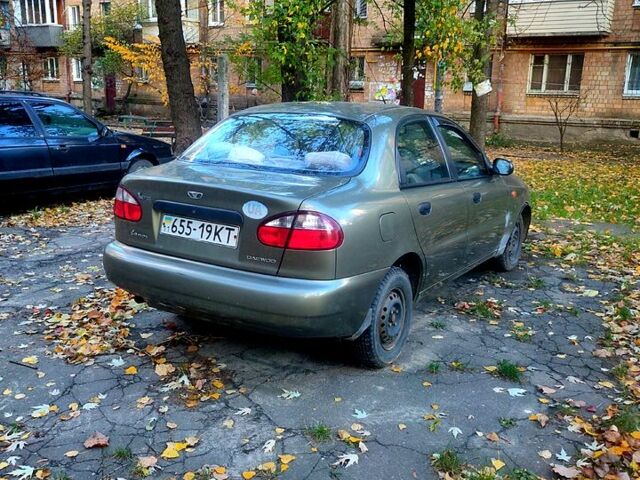 Бежевый Дэу Ланос, объемом двигателя 1.5 л и пробегом 210 тыс. км за 1950 $, фото 2 на Automoto.ua