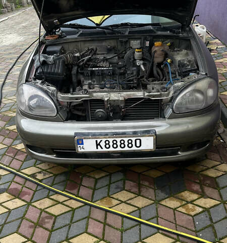 Бежевый Дэу Ланос, объемом двигателя 1.5 л и пробегом 326 тыс. км за 900 $, фото 4 на Automoto.ua