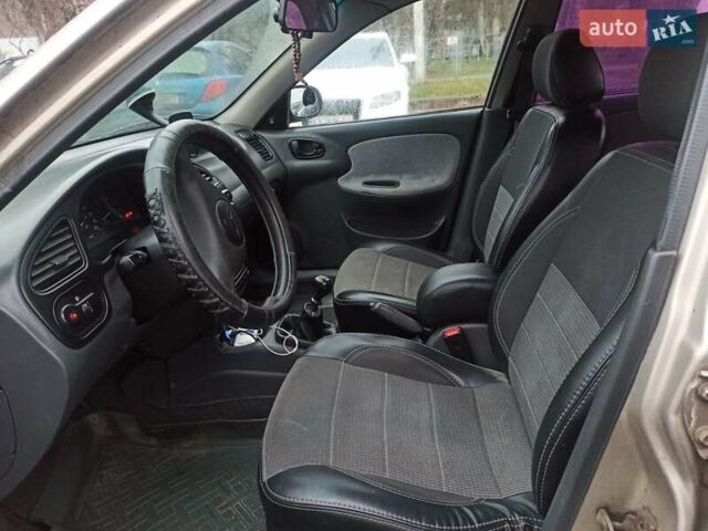 Бежевый Дэу Ланос, объемом двигателя 1.5 л и пробегом 200 тыс. км за 2500 $, фото 5 на Automoto.ua