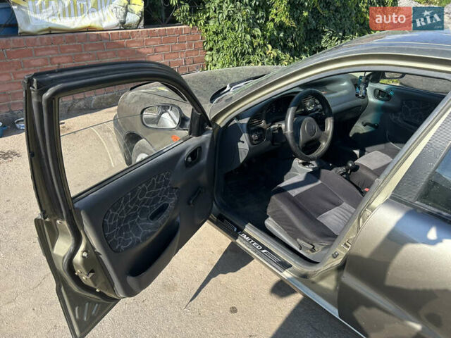 Бежевий Деу Ланос, об'ємом двигуна 1.5 л та пробігом 220 тис. км за 2200 $, фото 4 на Automoto.ua