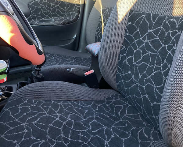 Бежевый Дэу Ланос, объемом двигателя 1.5 л и пробегом 265 тыс. км за 2200 $, фото 3 на Automoto.ua