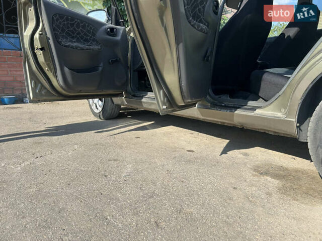 Бежевий Деу Ланос, об'ємом двигуна 1.5 л та пробігом 220 тис. км за 2200 $, фото 7 на Automoto.ua