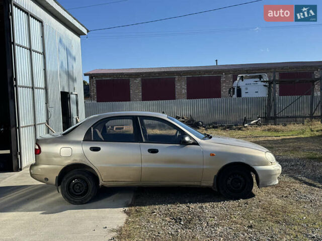 Бежевый Дэу Ланос, объемом двигателя 1.5 л и пробегом 250 тыс. км за 950 $, фото 1 на Automoto.ua