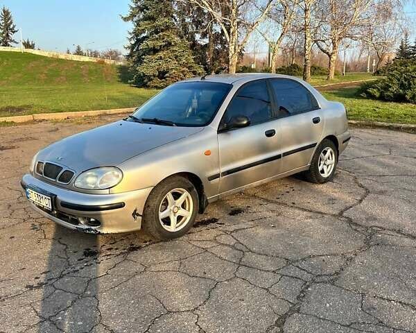 Бежевый Дэу Ланос, объемом двигателя 1.5 л и пробегом 200 тыс. км за 2200 $, фото 1 на Automoto.ua