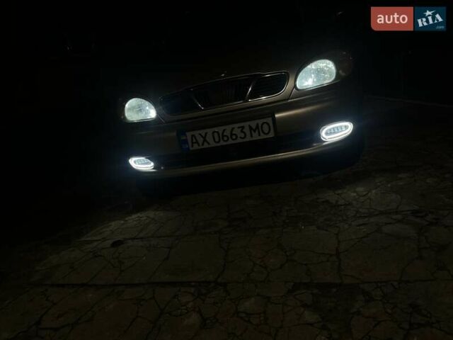 Бежевый Дэу Ланос, объемом двигателя 1.5 л и пробегом 225 тыс. км за 3200 $, фото 4 на Automoto.ua