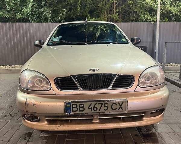 Бежевий Деу Ланос, об'ємом двигуна 1.6 л та пробігом 337 тис. км за 3200 $, фото 5 на Automoto.ua