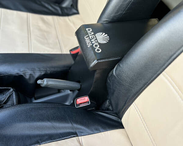 Бежевый Дэу Ланос, объемом двигателя 1.5 л и пробегом 350 тыс. км за 2700 $, фото 12 на Automoto.ua