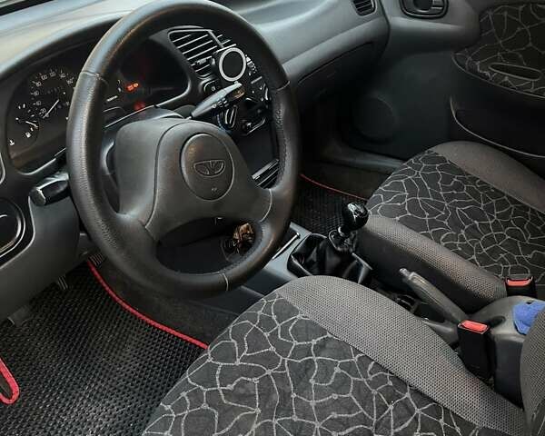 Бежевый Дэу Ланос, объемом двигателя 1.5 л и пробегом 225 тыс. км за 3200 $, фото 7 на Automoto.ua