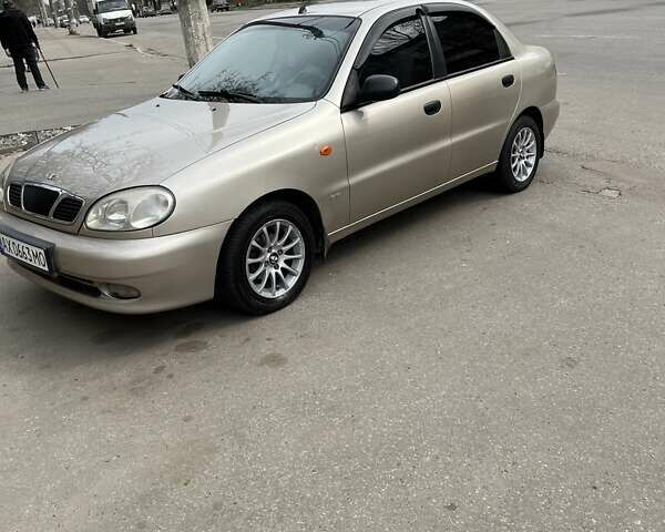 Бежевый Дэу Ланос, объемом двигателя 1.5 л и пробегом 225 тыс. км за 3200 $, фото 1 на Automoto.ua