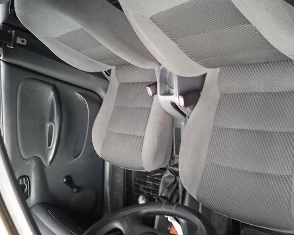 Бежевый Дэу Ланос, объемом двигателя 1.5 л и пробегом 240 тыс. км за 1500 $, фото 5 на Automoto.ua