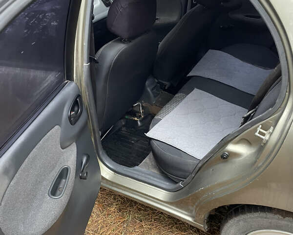 Бежевий Деу Ланос, об'ємом двигуна 1.5 л та пробігом 183 тис. км за 2000 $, фото 9 на Automoto.ua