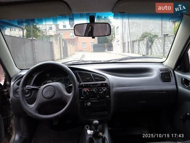 Бежевый Дэу Ланос, объемом двигателя 1.5 л и пробегом 240 тыс. км за 1500 $, фото 6 на Automoto.ua