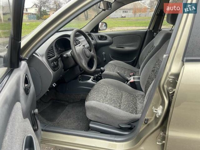 Бежевий Деу Ланос, об'ємом двигуна 1.35 л та пробігом 136 тис. км за 2650 $, фото 9 на Automoto.ua