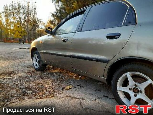Бежевий Деу Ланос, об'ємом двигуна 1.5 л та пробігом 0 тис. км за 1800 $, фото 3 на Automoto.ua