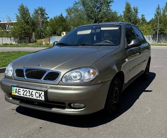 Бежевый Дэу Ланос, объемом двигателя 1.5 л и пробегом 305 тыс. км за 3200 $, фото 1 на Automoto.ua