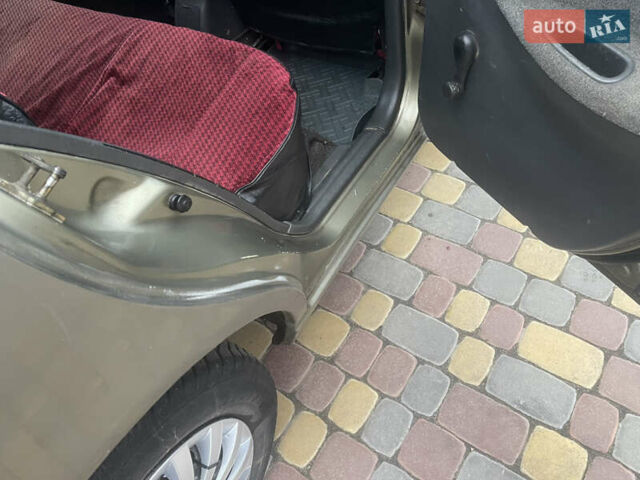 Бежевый Дэу Ланос, объемом двигателя 1.5 л и пробегом 777 тыс. км за 900 $, фото 7 на Automoto.ua