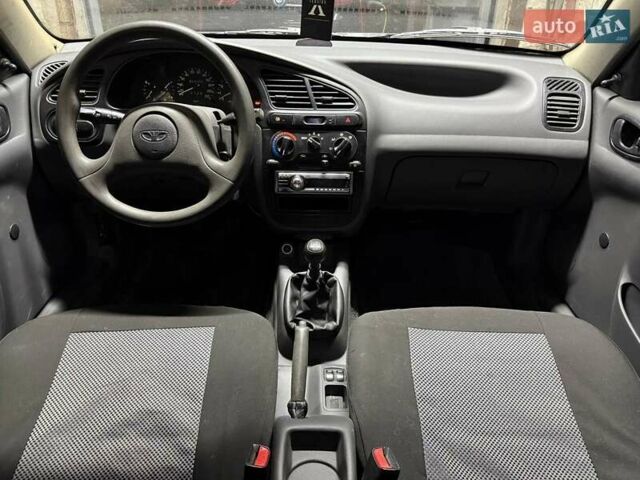 Бежевый Дэу Ланос, объемом двигателя 1.5 л и пробегом 305 тыс. км за 3200 $, фото 12 на Automoto.ua