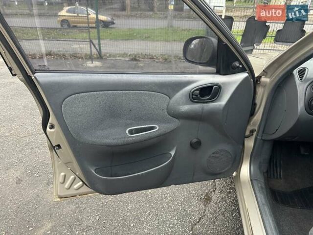 Бежевий Деу Ланос, об'ємом двигуна 1.5 л та пробігом 172 тис. км за 1750 $, фото 7 на Automoto.ua