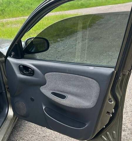 Бежевый Дэу Ланос, объемом двигателя 1.5 л и пробегом 154 тыс. км за 3000 $, фото 8 на Automoto.ua