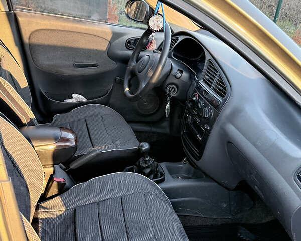 Бежевый Дэу Ланос, объемом двигателя 1.5 л и пробегом 195 тыс. км за 1800 $, фото 5 на Automoto.ua