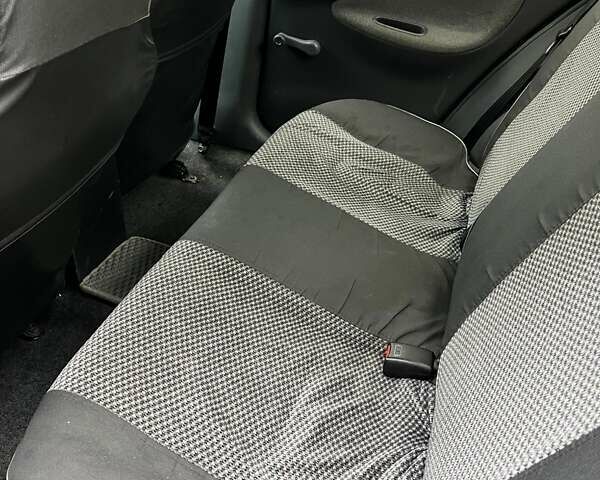 Бежевий Деу Ланос, об'ємом двигуна 1.6 л та пробігом 118 тис. км за 3300 $, фото 13 на Automoto.ua