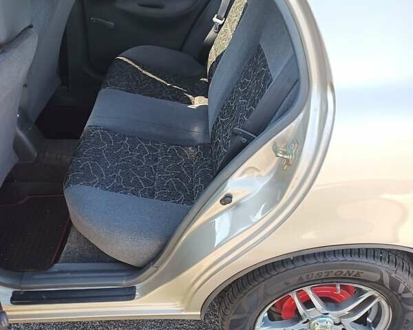 Бежевий Деу Ланос, об'ємом двигуна 1.5 л та пробігом 140 тис. км за 3100 $, фото 2 на Automoto.ua