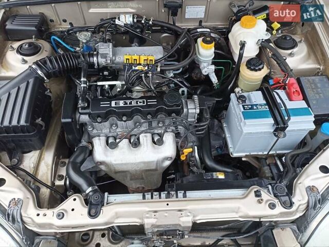 Бежевий Деу Ланос, об'ємом двигуна 1.5 л та пробігом 210 тис. км за 2750 $, фото 17 на Automoto.ua