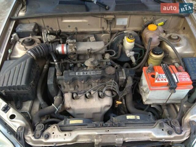 Бежевий Деу Ланос, об'ємом двигуна 1.5 л та пробігом 277 тис. км за 2300 $, фото 6 на Automoto.ua